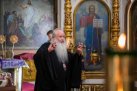 В день праздника Изнесения Честных Древ Животворящего Креста Господня и Всемилостивому Спасу и Пресвятой Богородице, митрополит Орловский и Болховский Тихон возглавил Божественную литургию в Свято-Троицком храме города Орла. 14 августа 2026 года В день праздника Изнесения Честных Древ Животворящего Креста Господня и Всемилостивому Спасу и Пресвятой Богородице, митрополит Орловский и Болховский Тихон возглавил Божественную литургию в Свято-Троицком храме города Орла. 14 августа 2026 года
