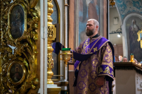 В день праздника Изнесения Честных Древ Животворящего Креста Господня и Всемилостивому Спасу и Пресвятой Богородице, митрополит Орловский и Болховский Тихон возглавил Божественную литургию в Свято-Троицком храме города Орла. 14 августа 2026 года В день праздника Изнесения Честных Древ Животворящего Креста Господня и Всемилостивому Спасу и Пресвятой Богородице, митрополит Орловский и Болховский Тихон возглавил Божественную литургию в Свято-Троицком храме города Орла. 14 августа 2026 года