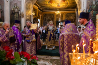 В день праздника Изнесения Честных Древ Животворящего Креста Господня и Всемилостивому Спасу и Пресвятой Богородице, митрополит Орловский и Болховский Тихон возглавил Божественную литургию в Свято-Троицком храме города Орла. 14 августа 2026 года В день праздника Изнесения Честных Древ Животворящего Креста Господня и Всемилостивому Спасу и Пресвятой Богородице, митрополит Орловский и Болховский Тихон возглавил Божественную литургию в Свято-Троицком храме города Орла. 14 августа 2026 года