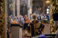 В день праздника Изнесения Честных Древ Животворящего Креста Господня и Всемилостивому Спасу и Пресвятой Богородице, митрополит Орловский и Болховский Тихон возглавил Божественную литургию в Свято-Троицком храме города Орла. 14 августа 2026 года В день праздника Изнесения Честных Древ Животворящего Креста Господня и Всемилостивому Спасу и Пресвятой Богородице, митрополит Орловский и Болховский Тихон возглавил Божественную литургию в Свято-Троицком храме города Орла. 14 августа 2026 года