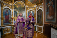 В день праздника Изнесения Честных Древ Животворящего Креста Господня и Всемилостивому Спасу и Пресвятой Богородице, митрополит Орловский и Болховский Тихон возглавил Божественную литургию в Свято-Троицком храме города Орла. 14 августа 2026 года В день праздника Изнесения Честных Древ Животворящего Креста Господня и Всемилостивому Спасу и Пресвятой Богородице, митрополит Орловский и Болховский Тихон возглавил Божественную литургию в Свято-Троицком храме города Орла. 14 августа 2026 года