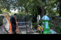 В день 180-летия блаженной кончины Мценского Христа ради юродивого Иоанна Коробочкина в руинированном храме Преображения Господня (священномучениека Харалампия епископа Магнезийского)состоялась Божественная литургия,15 августа 2026 года