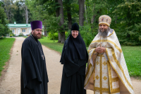 В праздник Преображения Господа Бога и Спаса нашего Иисуса Христа, митрополит Орловский и Болховский Тихон возглавил Божественную литургию и престольные торжества в старинном Спасо-Преображенском храме села Спасское-Лутовиново — родового имения великого русского писателя Ивана Сергеевича Тургенева. 19 августа 2026 года, Мценский район. В праздник Преображения Господа Бога и Спаса нашего Иисуса Христа, митрополит Орловский и Болховский Тихон возглавил Божественную литургию и престольные торжества в старинном Спасо-Преображенском храме села Спасское-Лутовиново — родового имения великого русского писателя Ивана Сергеевича Тургенева. 19 августа 2026 года, Мценский район.