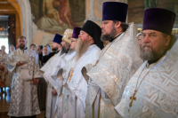 В праздник Вознесения Господня, в день памяти Апостола и евангелиста Иоанна Богослова, митрополит Орловский и Болховский Тихон возглавил Божественную литургию в Богоявленском соборе города Орла, за которой был совершен чин прославления святого праведного Афанасия, Христа ради юродивого, исповедника. 21 мая 2026 года, г.Орел В праздник Вознесения Господня, в день памяти Апостола и евангелиста Иоанна Богослова, митрополит Орловский и Болховский Тихон возглавил Божественную литургию в Богоявленском соборе города Орла, за которой был совершен чин прославления святого праведного Афанасия, Христа ради юродивого, исповедника. 21 мая 2026 года, г.Орел