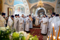 В праздник Вознесения Господня, в день памяти Апостола и евангелиста Иоанна Богослова, митрополит Орловский и Болховский Тихон возглавил Божественную литургию в Богоявленском соборе города Орла, за которой был совершен чин прославления святого праведного Афанасия, Христа ради юродивого, исповедника. 21 мая 2026 года, г.Орел В праздник Вознесения Господня, в день памяти Апостола и евангелиста Иоанна Богослова, митрополит Орловский и Болховский Тихон возглавил Божественную литургию в Богоявленском соборе города Орла, за которой был совершен чин прославления святого праведного Афанасия, Христа ради юродивого, исповедника. 21 мая 2026 года, г.Орел