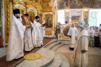 В праздник Вознесения Господня, в день памяти Апостола и евангелиста Иоанна Богослова, митрополит Орловский и Болховский Тихон возглавил Божественную литургию в Богоявленском соборе города Орла, за которой был совершен чин прославления святого праведного Афанасия, Христа ради юродивого, исповедника. 21 мая 2026 года, г.Орел В праздник Вознесения Господня, в день памяти Апостола и евангелиста Иоанна Богослова, митрополит Орловский и Болховский Тихон возглавил Божественную литургию в Богоявленском соборе города Орла, за которой был совершен чин прославления святого праведного Афанасия, Христа ради юродивого, исповедника. 21 мая 2026 года, г.Орел