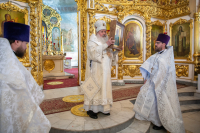 В праздник Вознесения Господня, в день памяти Апостола и евангелиста Иоанна Богослова, митрополит Орловский и Болховский Тихон возглавил Божественную литургию в Богоявленском соборе города Орла, за которой был совершен чин прославления святого праведного Афанасия, Христа ради юродивого, исповедника. 21 мая 2026 года, г.Орел В праздник Вознесения Господня, в день памяти Апостола и евангелиста Иоанна Богослова, митрополит Орловский и Болховский Тихон возглавил Божественную литургию в Богоявленском соборе города Орла, за которой был совершен чин прославления святого праведного Афанасия, Христа ради юродивого, исповедника. 21 мая 2026 года, г.Орел