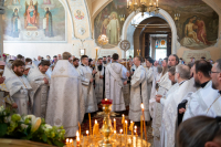 В праздник Вознесения Господня, в день памяти Апостола и евангелиста Иоанна Богослова, митрополит Орловский и Болховский Тихон возглавил Божественную литургию в Богоявленском соборе города Орла, за которой был совершен чин прославления святого праведного Афанасия, Христа ради юродивого, исповедника. 21 мая 2026 года, г.Орел В праздник Вознесения Господня, в день памяти Апостола и евангелиста Иоанна Богослова, митрополит Орловский и Болховский Тихон возглавил Божественную литургию в Богоявленском соборе города Орла, за которой был совершен чин прославления святого праведного Афанасия, Христа ради юродивого, исповедника. 21 мая 2026 года, г.Орел