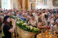 В праздник Вознесения Господня, в день памяти Апостола и евангелиста Иоанна Богослова, митрополит Орловский и Болховский Тихон возглавил Божественную литургию в Богоявленском соборе города Орла, за которой был совершен чин прославления святого праведного Афанасия, Христа ради юродивого, исповедника. 21 мая 2026 года, г.Орел В праздник Вознесения Господня, в день памяти Апостола и евангелиста Иоанна Богослова, митрополит Орловский и Болховский Тихон возглавил Божественную литургию в Богоявленском соборе города Орла, за которой был совершен чин прославления святого праведного Афанасия, Христа ради юродивого, исповедника. 21 мая 2026 года, г.Орел