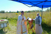 В праздник Преображения Господня на месте руин храма Преображения Господня в деревни Шашкино была совершена Божественная Литургия, богослужение возглавил клирик иерей Виталий Скрипко, 20августа 2026 года