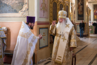 В день отдания праздника Преображения Господня и памяти святителя Тихона Задонского, в Ахтырском кафедральном соборе города Орла совершена праздничная Божественная литургия. Митрополит Орловский и Болховский Тихон молитвенно отметил день своего Небесного покровителя — святителя Тихона, епископа Воронежского, Задонского, чудотворца. 26 августа 2026 года В день отдания праздника Преображения Господня и памяти святителя Тихона Задонского, в Ахтырском кафедральном соборе города Орла совершена праздничная Божественная литургия. Митрополит Орловский и Болховский Тихон молитвенно отметил день своего Небесного покровителя — святителя Тихона, епископа Воронежского, Задонского, чудотворца. 26 августа 2026 года