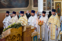 В день отдания праздника Преображения Господня и памяти святителя Тихона Задонского, в Ахтырском кафедральном соборе города Орла совершена праздничная Божественная литургия. Митрополит Орловский и Болховский Тихон молитвенно отметил день своего Небесного покровителя — святителя Тихона, епископа Воронежского, Задонского, чудотворца. 26 августа 2026 года В день отдания праздника Преображения Господня и памяти святителя Тихона Задонского, в Ахтырском кафедральном соборе города Орла совершена праздничная Божественная литургия. Митрополит Орловский и Болховский Тихон молитвенно отметил день своего Небесного покровителя — святителя Тихона, епископа Воронежского, Задонского, чудотворца. 26 августа 2026 года