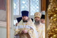 В день отдания праздника Преображения Господня и памяти святителя Тихона Задонского, в Ахтырском кафедральном соборе города Орла совершена праздничная Божественная литургия. Митрополит Орловский и Болховский Тихон молитвенно отметил день своего Небесного покровителя — святителя Тихона, епископа Воронежского, Задонского, чудотворца. 26 августа 2026 года В день отдания праздника Преображения Господня и памяти святителя Тихона Задонского, в Ахтырском кафедральном соборе города Орла совершена праздничная Божественная литургия. Митрополит Орловский и Болховский Тихон молитвенно отметил день своего Небесного покровителя — святителя Тихона, епископа Воронежского, Задонского, чудотворца. 26 августа 2026 года