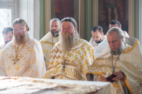 В день отдания праздника Преображения Господня и памяти святителя Тихона Задонского, в Ахтырском кафедральном соборе города Орла совершена праздничная Божественная литургия. Митрополит Орловский и Болховский Тихон молитвенно отметил день своего Небесного покровителя — святителя Тихона, епископа Воронежского, Задонского, чудотворца. 26 августа 2026 года В день отдания праздника Преображения Господня и памяти святителя Тихона Задонского, в Ахтырском кафедральном соборе города Орла совершена праздничная Божественная литургия. Митрополит Орловский и Болховский Тихон молитвенно отметил день своего Небесного покровителя — святителя Тихона, епископа Воронежского, Задонского, чудотворца. 26 августа 2026 года