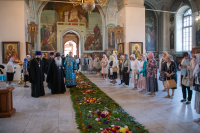 В канун праздника Успения Пресвятой Владычицы нашей Богородицы и Приснодевы Марии, митрополит Орловский и Болховский Тихон возглавил всенощное бдение с чином погребения Божией Матери в Успенском (Михаило-Архангельском) соборе города Орла. 27 августа 2026 года. В канун праздника Успения Пресвятой Владычицы нашей Богородицы и Приснодевы Марии, митрополит Орловский и Болховский Тихон возглавил всенощное бдение с чином погребения Божией Матери в Успенском (Михаило-Архангельском) соборе города Орла. 27 августа 2026 года.