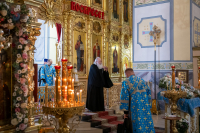 В канун Недели 11-й по Пятидесятнице и празднования Смоленской иконы Божией Матери, именуемой «Одигитрия» («Путеводительница»), митрополит Орловский и Болховский Тихон совершил всенощное бдение в храме Смоленской иконы Божией Матери города Орла. 9 августа 2026 года