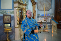 В канун Недели 11-й по Пятидесятнице и празднования Смоленской иконы Божией Матери, именуемой «Одигитрия» («Путеводительница»), митрополит Орловский и Болховский Тихон совершил всенощное бдение в храме Смоленской иконы Божией Матери города Орла. 9 августа 2026 года