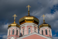 В канун Недели 11-й по Пятидесятнице и празднования Смоленской иконы Божией Матери, именуемой «Одигитрия» («Путеводительница»), митрополит Орловский и Болховский Тихон совершил всенощное бдение в храме Смоленской иконы Божией Матери города Орла. 9 августа 2026 года