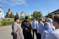 Свято-Успенский мужской монастырь посетили ректор Калужской духовной семинарии протоиерей Сергий Третьяков и первокурсники учебного заведения. 10 сентября 2026 года, г.Орел