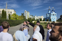 Свято-Успенский мужской монастырь посетили ректор Калужской духовной семинарии протоиерей Сергий Третьяков и первокурсники учебного заведения. 10 сентября 2026 года, г.Орел