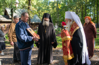 В Скиту Новомучеников и исповедников Российских в Медведевском лесу митрополит Орловский и Болховский Тихон совершил чин освящения часовни, посвященной памяти невинно убиенных. 11 сентября 2026 года, г.Орел