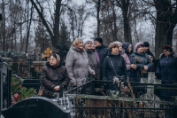 В день памяти святителя Афанасия Великого, митрополит Орловский и Болховский Тихон совершил заупокойную литию на могиле блаженного старца Афанасия Сайко, расположенной на Крестительском кладбище города Орла. 31 января 2025 года.