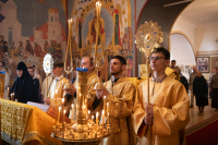 В Неделю 15-ю по Пятидесятнице, в день празднования Положения честно́го пояса Пресвятой Богородицы, митрополит Орловский и Болховский Тихон совершил Божественную литургию в Троице-Васильевском храме города Орла, 13 сентября 2026 года. В Неделю 15-ю по Пятидесятнице, в день празднования Положения честно́го пояса Пресвятой Богородицы, митрополит Орловский и Болховский Тихон совершил Божественную литургию в Троице-Васильевском храме города Орла, 13 сентября 2026 года.