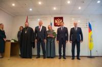 По благословению Владыки Тихона, настоятель Свято-Троицкого храма Орла протоиерей Андрей Михалев поздравил региональный Роспотребнадзор с профессиональным праздником, 15 сентября 2026 года, г.Орел