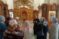 Клирик Иверского храма иерей Максим Удовиченко провел экскурсию для пожилых людей, 16 сентября 2026 года