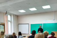 Руководитель Информационно-аналитического отдела Орловской епархии иерей Алексей Лаушкин пообщался с первокурсниками исторического факультета ОГУ в рамках проекта «Диалог со священником» в вузах. 25 сентября 2026 года, г.Орел Руководитель Информационно-аналитического отдела Орловской епархии иерей Алексей Лаушкин пообщался с первокурсниками исторического факультета ОГУ в рамках проекта «Диалог со священником» в вузах. 25 сентября 2026 года, г.Орел