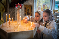 В Неделю 14-ю по Пятидесятнице, день памяти священномученика Евтихия, ученика святого апостола Иоанна Богослова, Равноапостального Космы Этолийского, перенесения мощей святителя Петра, митрополита Киевского, Московского и всея Руси, чудотворца, митрополит Орловский и Болховский Тихон возглавил Божественную литургию в храме священноисповедника Георгия Коссова микрорайона Болховский города Орла. 6 сентября 2026 года. В Неделю 14-ю по Пятидесятнице, день памяти священномученика Евтихия, ученика святого апостола Иоанна Богослова, Равноапостального Космы Этолийского, перенесения мощей святителя Петра, митрополита Киевского, Московского и всея Руси, чудотворца, митрополит Орловский и Болховский Тихон возглавил Божественную литургию в храме священноисповедника Георгия Коссова микрорайона Болховский города Орла. 6 сентября 2026 года.