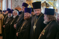 В празднование Собора святых Орловской митрополии, Сретения Владимирской иконы Пресвятой Богородицы, день памяти священноисповедника Георгия Коссова, митрополит Орловский и Болховский Тихон и епископ Ливенский и Малоархангельский Нектарий возглавили Божественную Литургию в Спасо-Преображенском соборе города Болхова. 8 сентября 2026 года. В празднование Собора святых Орловской митрополии, Сретения Владимирской иконы Пресвятой Богородицы, день памяти священноисповедника Георгия Коссова, митрополит Орловский и Болховский Тихон и епископ Ливенский и Малоархангельский Нектарий возглавили Божественную Литургию в Спасо-Преображенском соборе города Болхова. 8 сентября 2026 года.