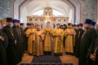 В празднование Собора святых Орловской митрополии, Сретения Владимирской иконы Пресвятой Богородицы, день памяти священноисповедника Георгия Коссова, митрополит Орловский и Болховский Тихон и епископ Ливенский и Малоархангельский Нектарий возглавили Божественную Литургию в Спасо-Преображенском соборе города Болхова. 8 сентября 2026 года. В празднование Собора святых Орловской митрополии, Сретения Владимирской иконы Пресвятой Богородицы, день памяти священноисповедника Георгия Коссова, митрополит Орловский и Болховский Тихон и епископ Ливенский и Малоархангельский Нектарий возглавили Божественную Литургию в Спасо-Преображенском соборе города Болхова. 8 сентября 2026 года.