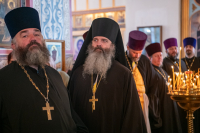 В празднование Собора святых Орловской митрополии, Сретения Владимирской иконы Пресвятой Богородицы, день памяти священноисповедника Георгия Коссова, митрополит Орловский и Болховский Тихон и епископ Ливенский и Малоархангельский Нектарий возглавили Божественную Литургию в Спасо-Преображенском соборе города Болхова. 8 сентября 2026 года. В празднование Собора святых Орловской митрополии, Сретения Владимирской иконы Пресвятой Богородицы, день памяти священноисповедника Георгия Коссова, митрополит Орловский и Болховский Тихон и епископ Ливенский и Малоархангельский Нектарий возглавили Божественную Литургию в Спасо-Преображенском соборе города Болхова. 8 сентября 2026 года.
