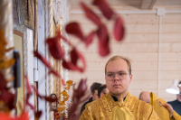 В Неделю 26-ю по Пятидесятнице, день памяти святой великомученицы Екатерины, митрополит Орловский и Болховский Тихон совершил Божественную литургию в храме священноисповедника Георгия Коссова в микрорайоне Болховский города Орла, 7 декабря 2025 года.