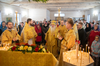 В Неделю 26-ю по Пятидесятнице, день памяти святой великомученицы Екатерины, митрополит Орловский и Болховский Тихон совершил Божественную литургию в храме священноисповедника Георгия Коссова в микрорайоне Болховский города Орла, 7 декабря 2025 года.