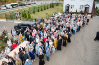 В Неделю 19-ю по Пятидесятнице, преподобного Харитона Исповедника, преподобных схимонаха Кирилла и схимонахини Марии, родителей преподобного Сергия Радонежского, Собора преподобных отцов Киево-Печерских, в Ближних пещерах почивающих, Обре́тения мощей преподобномученицы великой княгини Елисаветы,митрополит Орловский и Болховский Тихон возглавил Божественную литургию и совершил две хиротонии в храме святой блаженной Матроны Московской города Орла. 11 октября 2026 года.