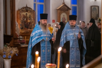 В канун праздника Покрова Пресвятой Богородицы, митрополит Орловский и Болховский Тихон совершил всенощное бдение в Покровском храме села Становой Колодезь. 13 октября 2026 года, Орловский муниципальный округ