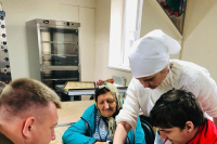 Подопечные отделения инвалидов детства Комплексного центра социального обслуживания населения Заводского района Орла посетили храм иконы Божией Матери «Всех скорбящих Радость» в поселке Знаменка. 14 октября 2026 года, Орловский муниципальный округ.