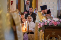 В день памяти священномученика Иерофея, епископа Афинского, и обретения мощей святителей Гурия, архиепископа Казанского, и Варсонофия, епископа Тверского, митрополит Орловский и Болховский Тихон возглавил Божественную литургию в храме Казанской иконы Божией Матери города Орла, 17 октября 2026 года