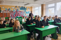 Настоятель Покровского храма города Мценска, иерей Александр Мележеев посетил учащихся городской общеобразовательной школы №9 и студентов медицинского колледжа, 20 октября 2026 года