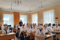 Настоятель Покровского храма города Мценска, иерей Александр Мележеев посетил учащихся городской общеобразовательной школы №9 и студентов медицинского колледжа, 20 октября 2026 года