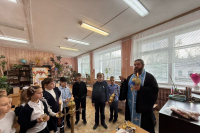 Настоятель Тихвинского храма села Кутафино архимандрит Афанасий(Голенко) посетил учеников начальной школы города Кромы, 20 октября 2026 года Настоятель Тихвинского храма села Кутафино архимандрит Афанасий(Голенко) посетил учеников начальной школы города Кромы, 20 октября 2026 года
