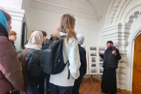 Настоятель храма Вознесения Господня во Мценске иерей Михаил Красюк провел экскурсию для учащимися среднеобразовательных школ № 5 и № 1, и студентов Мценского филиала колледжа ОГУ, 22 октября 2026 года