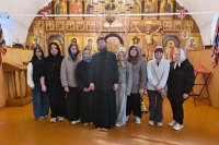 Настоятель храма Вознесения Господня во Мценске иерей Михаил Красюк провел экскурсию для учащимися среднеобразовательных школ № 5 и № 1, и студентов Мценского филиала колледжа ОГУ, 22 октября 2026 года