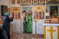В день памяти преподобного Амвросия Оптинского, митрополит Орловский и Болховский Тихон возглавил Божественную Литургию в храме в честь воскрешения праведного Лазаря Четверодневного на Пашковском кладбище, 23 октября 2026 года