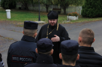 В рамках просветительской акции «Диалог со священником», курсанты и сотрудники Юридического института посетили Свято-Успенский мужской монастырь города Орла. 25 октября 2026 года