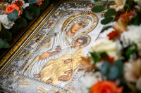 В день празднования Иверской иконы Божией Матери, митрополит Орловский и Болховский Тихон возглавил Божественную литургию в Иверском храме города Орла. 26 октября 2026 года.