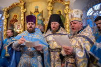 В день празднования Иверской иконы Божией Матери, митрополит Орловский и Болховский Тихон возглавил Божественную литургию в Иверском храме города Орла. 26 октября 2026 года.