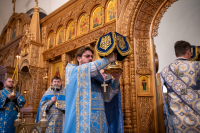 В день празднования Иверской иконы Божией Матери, митрополит Орловский и Болховский Тихон возглавил Божественную литургию в Иверском храме города Орла. 26 октября 2026 года.